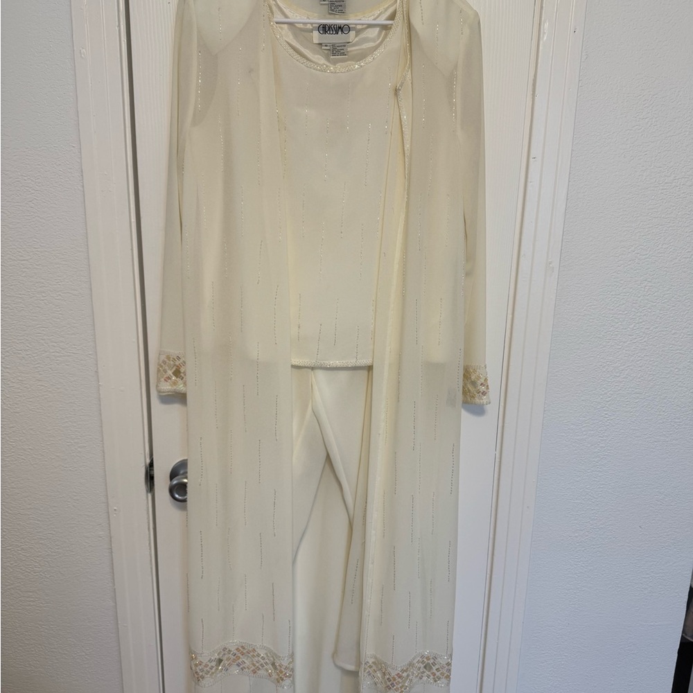 Vintage Elegant Cream Three-Piece Set
